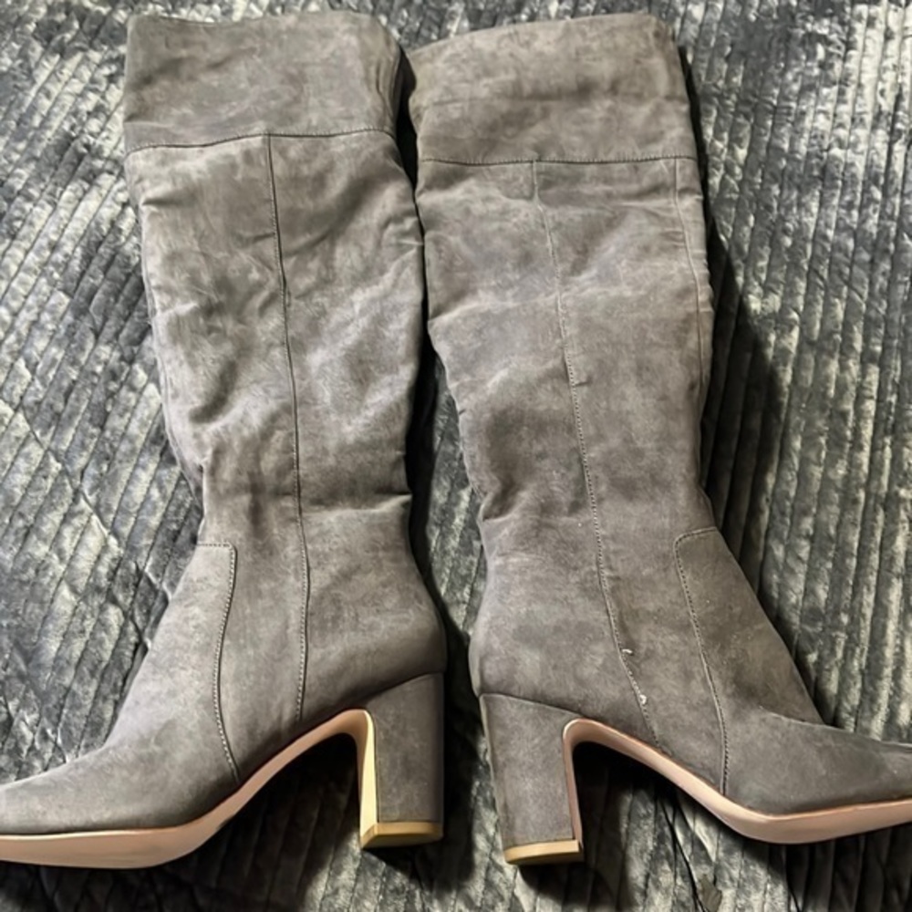 Brand new ALFANI prima grey boots